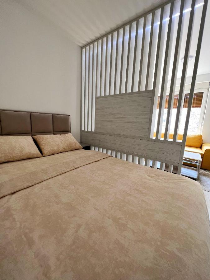 Ferienwohnung Center Deluxe Studio Nikšić Exterior foto
